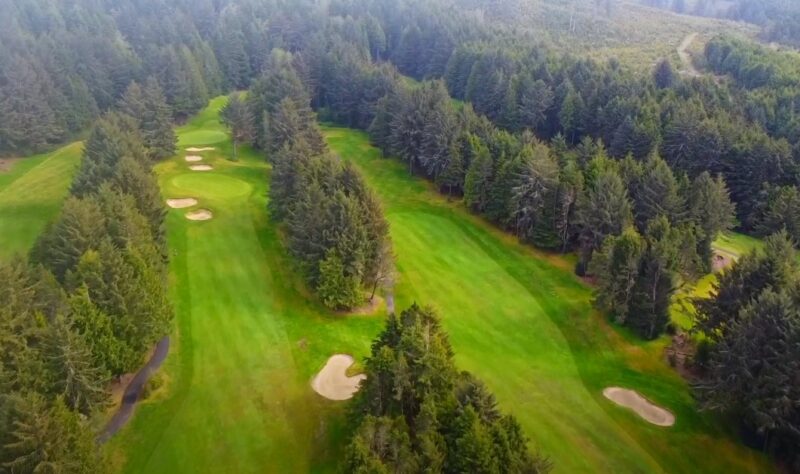 Scenic Oregon golf courses